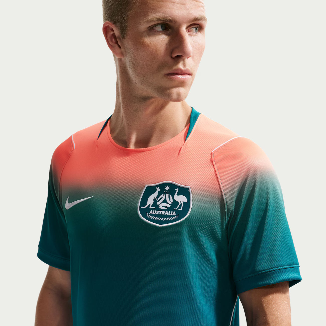 Australia Away 26/27 Torcedor Nike - Verde e Rosa