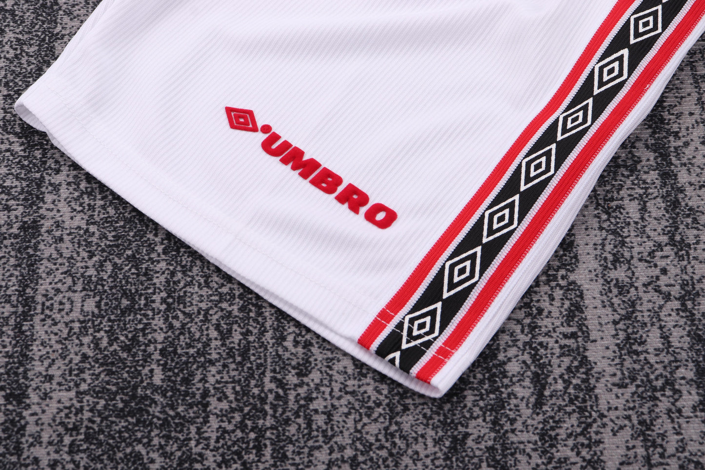 Kit infantil Manchester United Retrô Away 98/99 - Branco