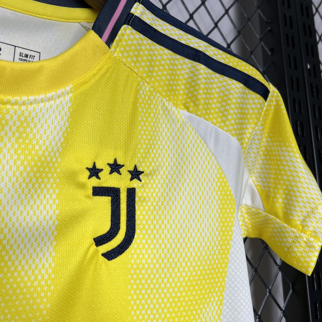 Kit Infantil Juventus Away 24/25 . - Amarela