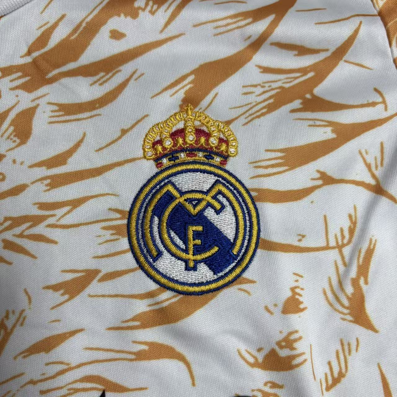 Kit Infantil Real Madrid Edição Especial Dragão 25/26 - Amarelo