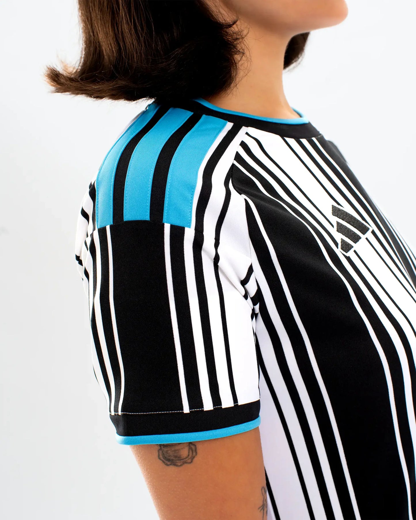 Newcastle Home 26/27 Feminino Adidas - Preto e Branca