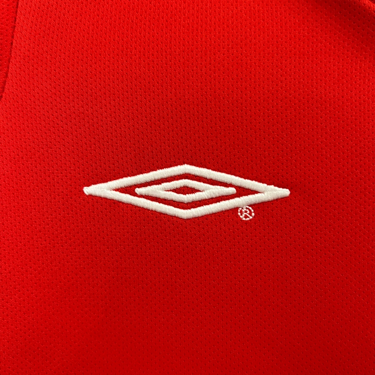 Kit infantil Manchester United Retrô Home 2000 . - Vermelho
