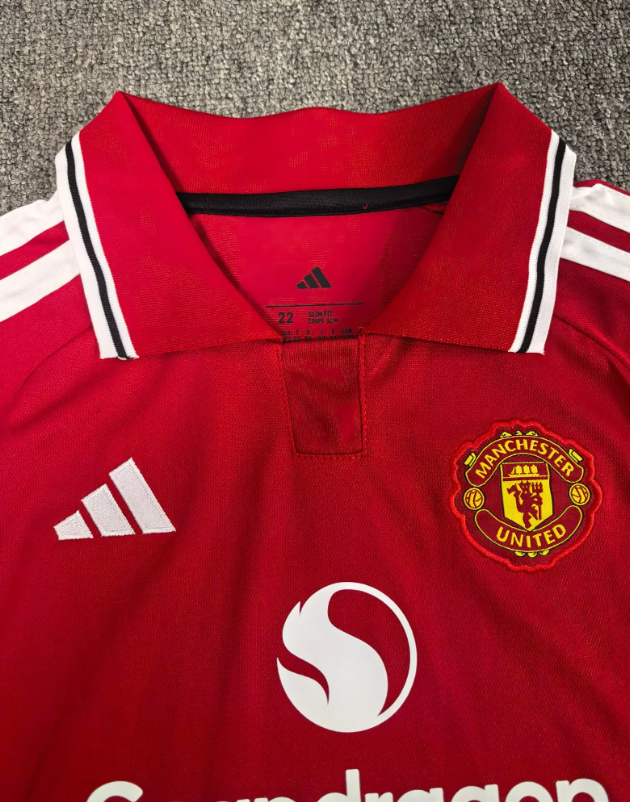 Kit infantil Manchester United Home 26/27 - Vermelho