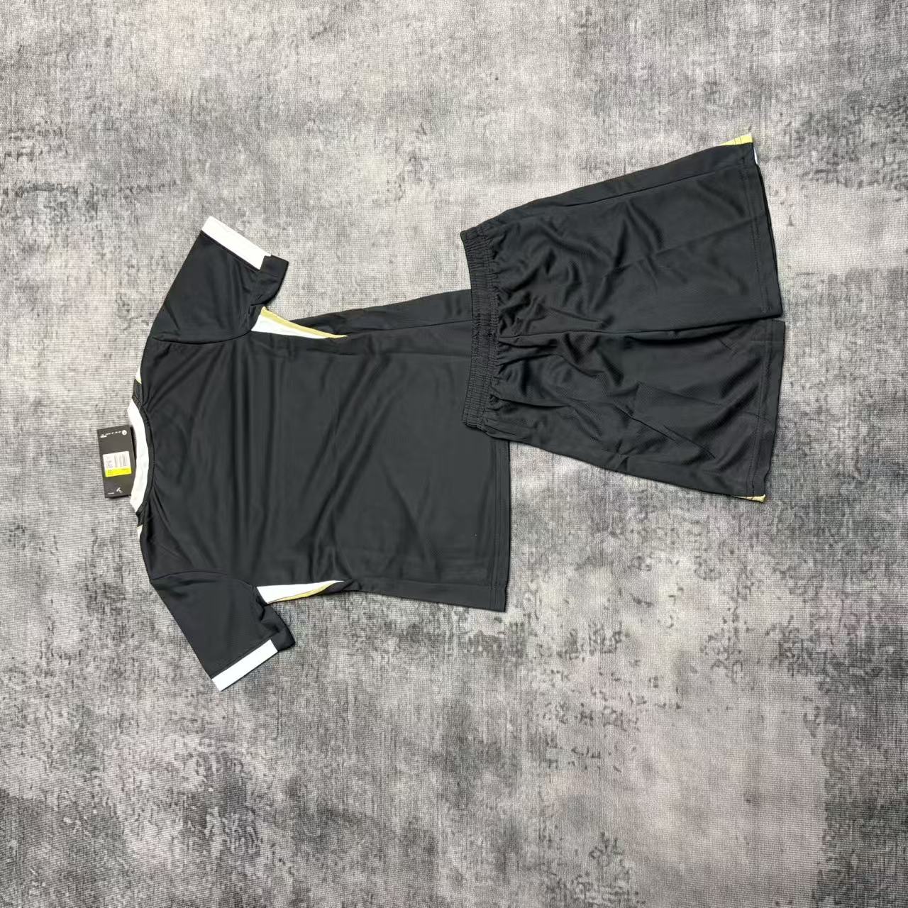 Kit Infantil Atlético Mineiro Home 26/27 - Preto e Branco