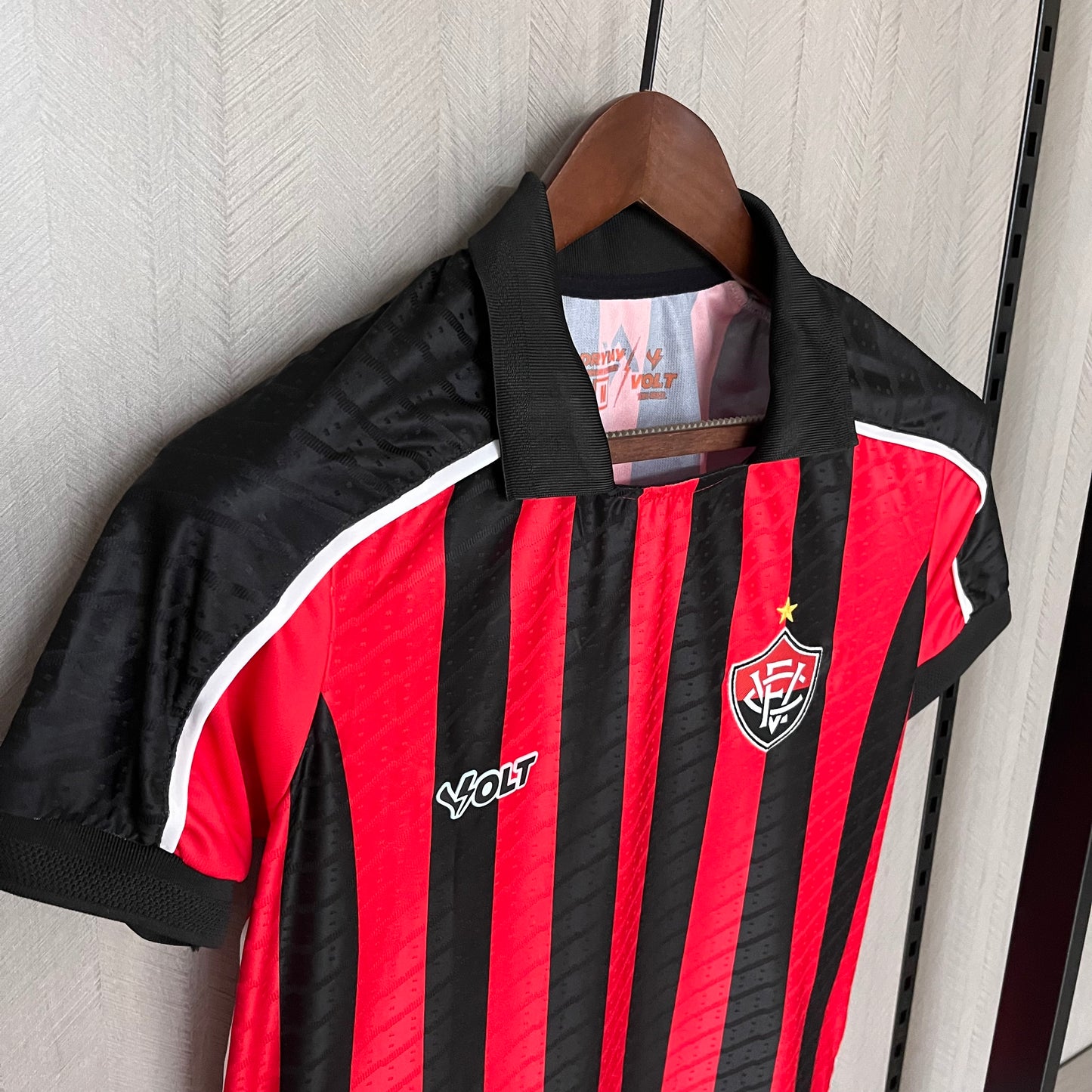Vitória Home 25/26 Feminino - Vermelha e Preta