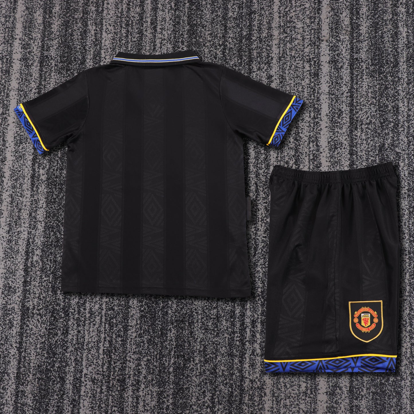 Kit infantil Manchester United Retrô Away 98/99  - Preta