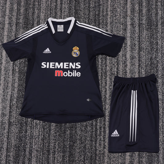 Kit Infantil Real Madrid Away Retrô 02/03 - Preto