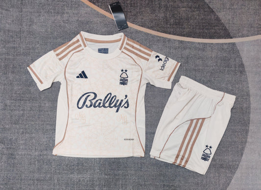 Kit Infantil Nottingham Forest Away 25/26  - Bege