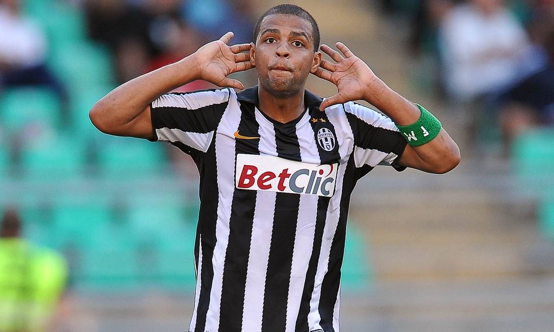 Juventus Retrô Home 2010 Nike - Preta e Branca