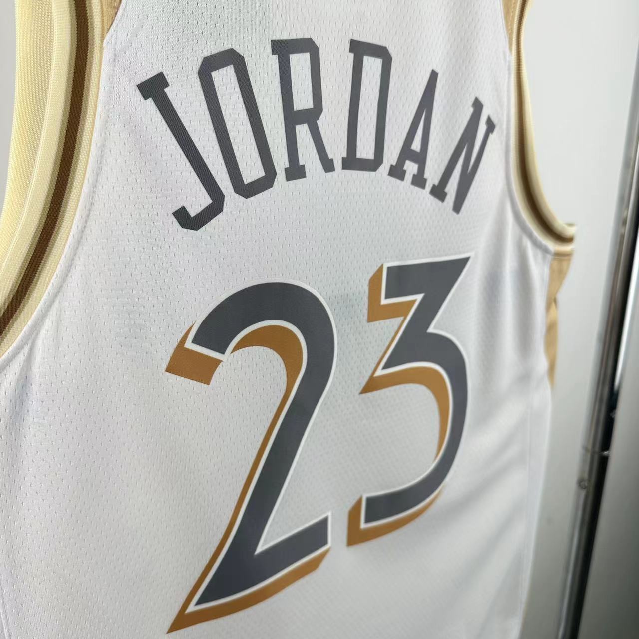 Regata Chicago Bulls Masculina - Branca e Dourada