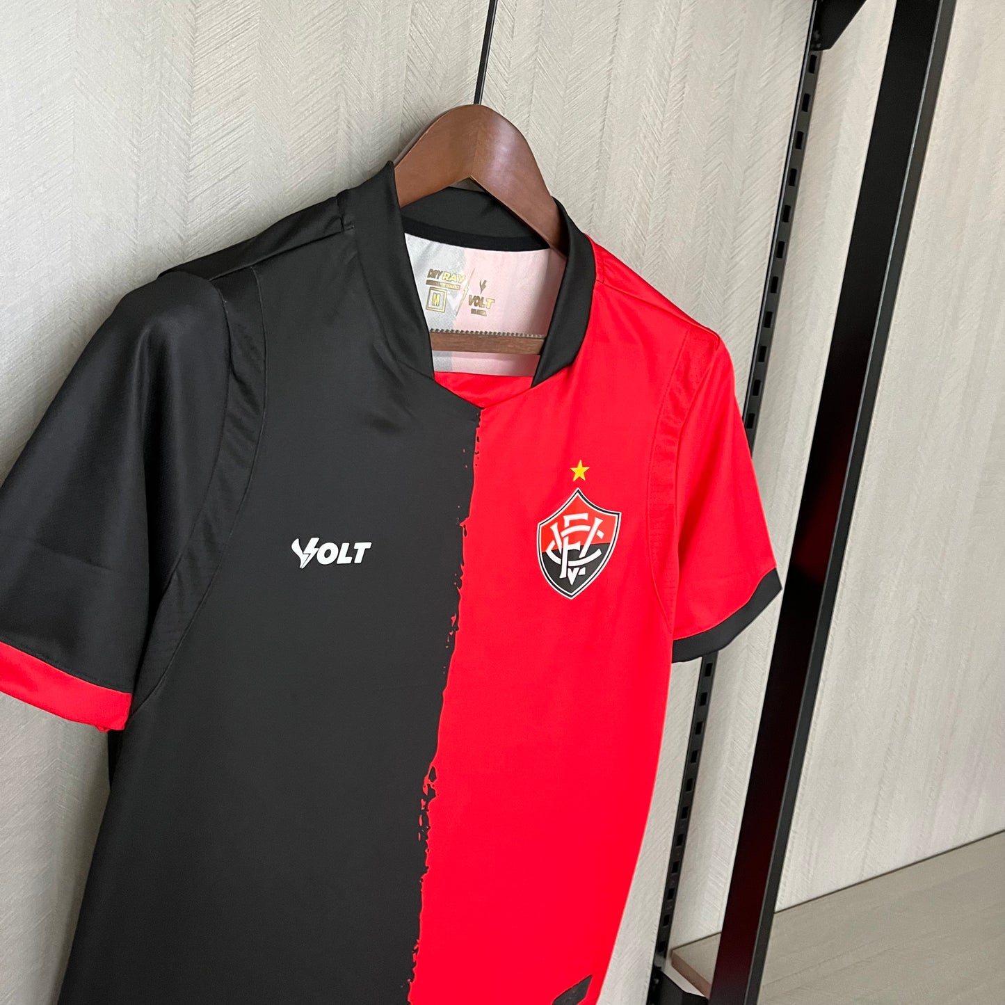 Vitória Edição Especial 25/26  Masculino -  Vermelha e Preta