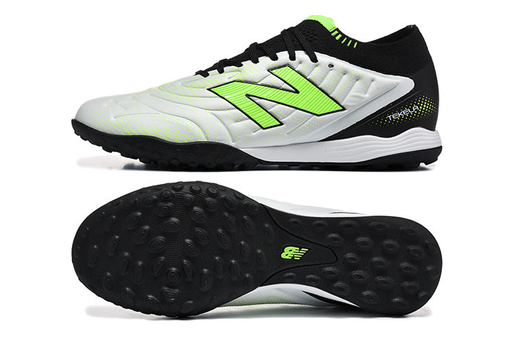 Chuteira Society New Balance Tekela Pro Low Laced FG V4+ - Branca e Preta