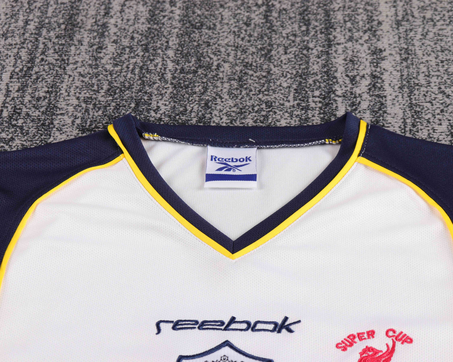 Kit Infantil Liverpool Away Retrô 01/02  Reebok - Branco