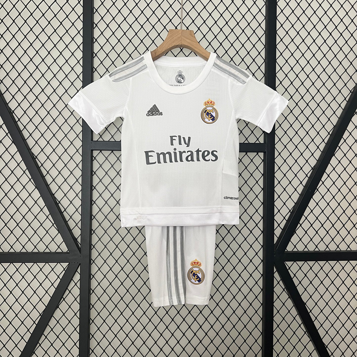 Kit Infantil Real Madrid Home Retrô 15/16 - Branco