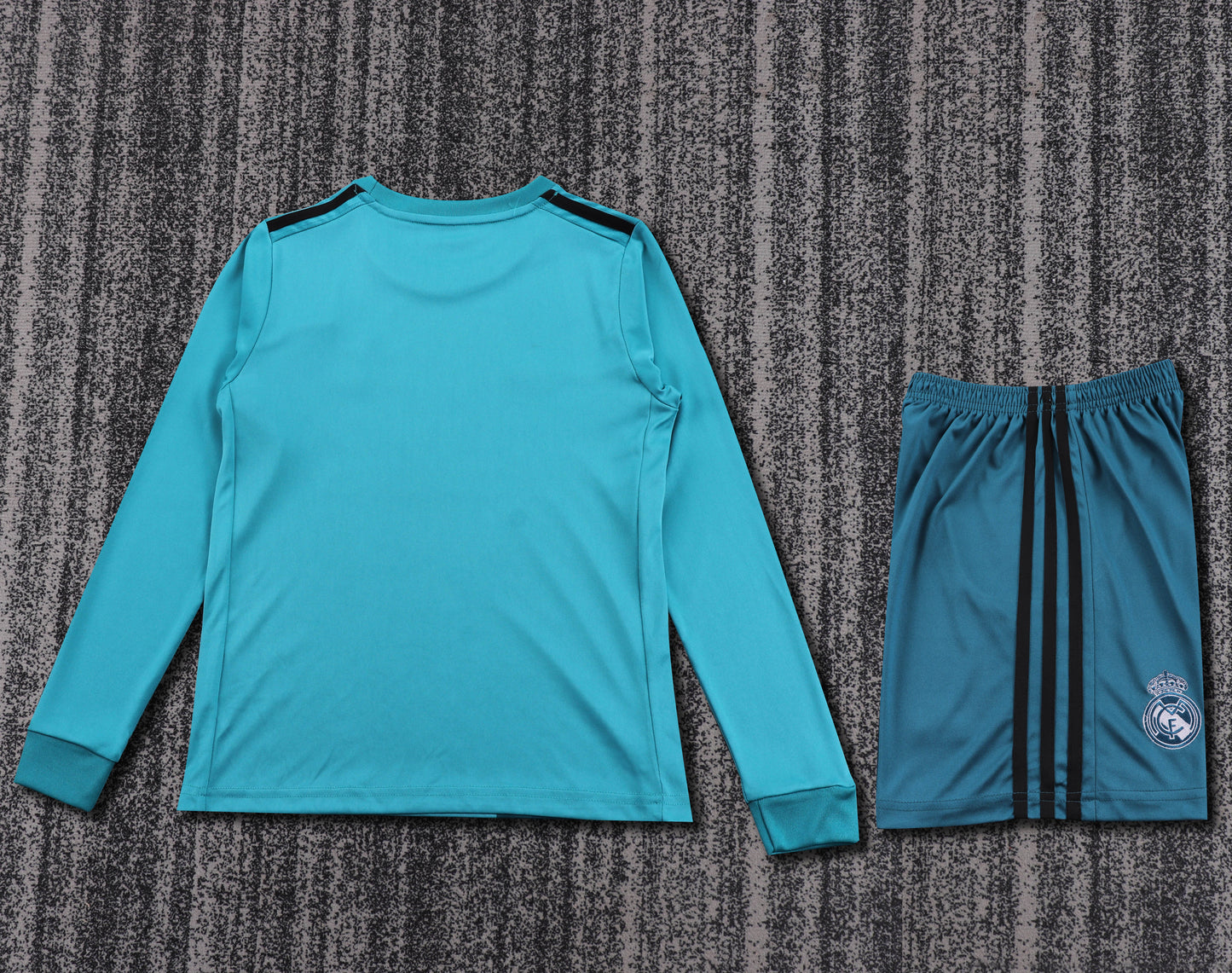 Kit Infantil Real Madrid Away Retrô Manga Longa 17/18 - Verde