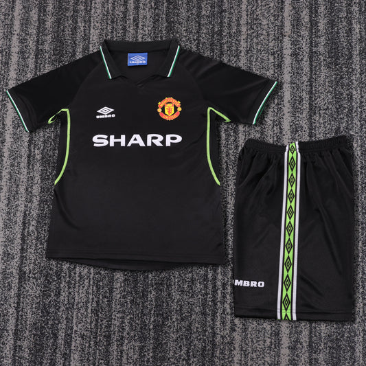 Kit infantil Manchester United Retrô Away 97/98 - Preta