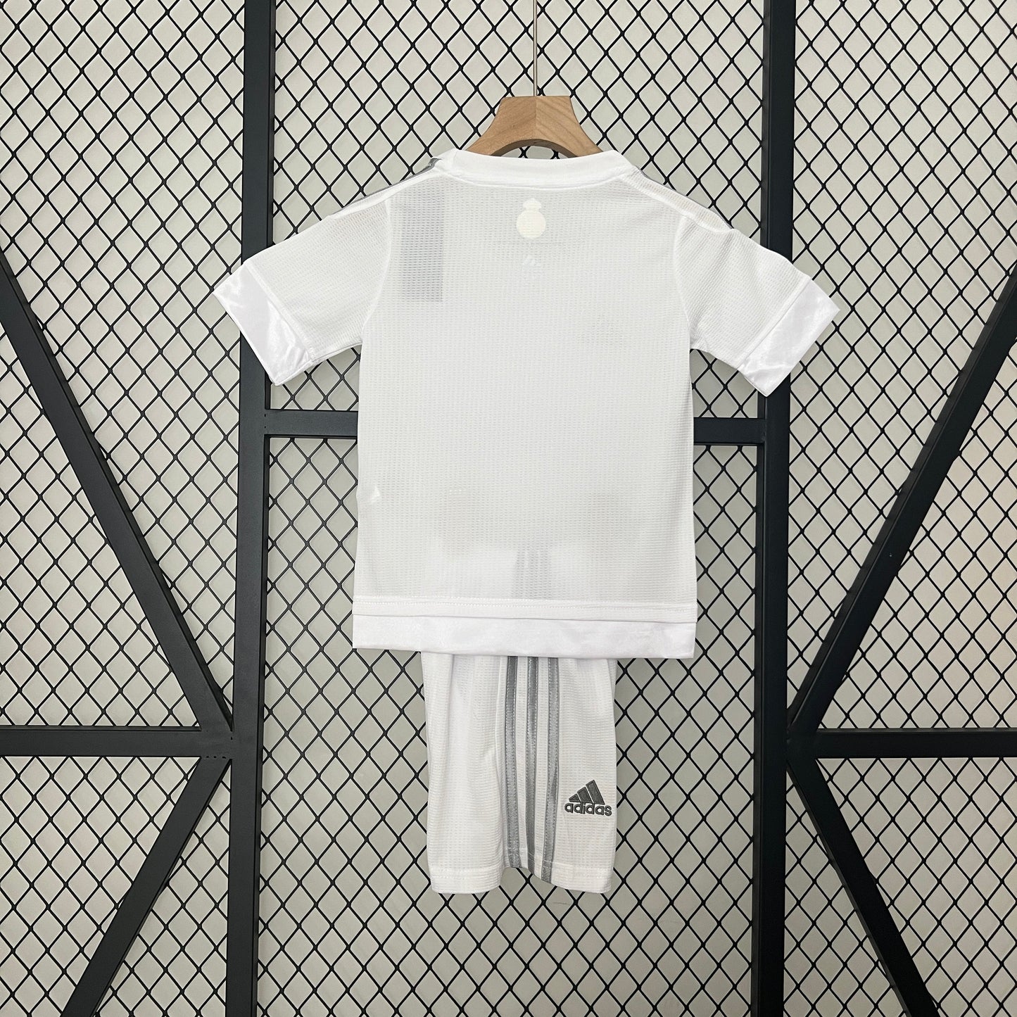 Kit Infantil Real Madrid Home Retrô 15/16 - Branco