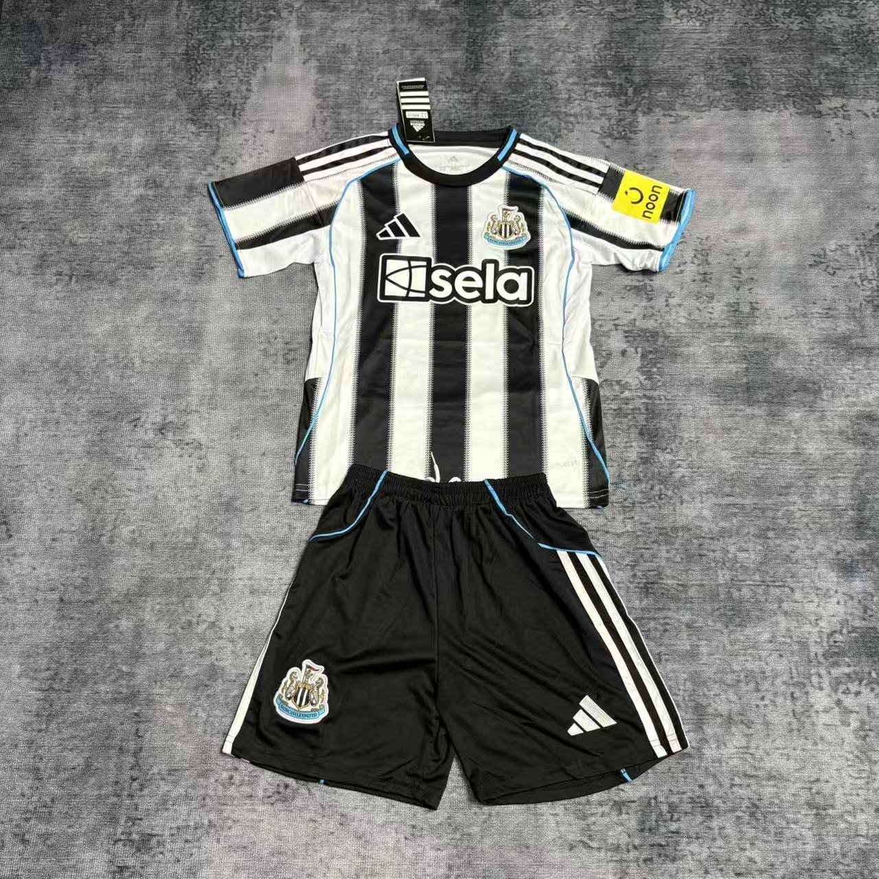 Kit Infantil Newcastle Home 25/26 - Preto e Branco
