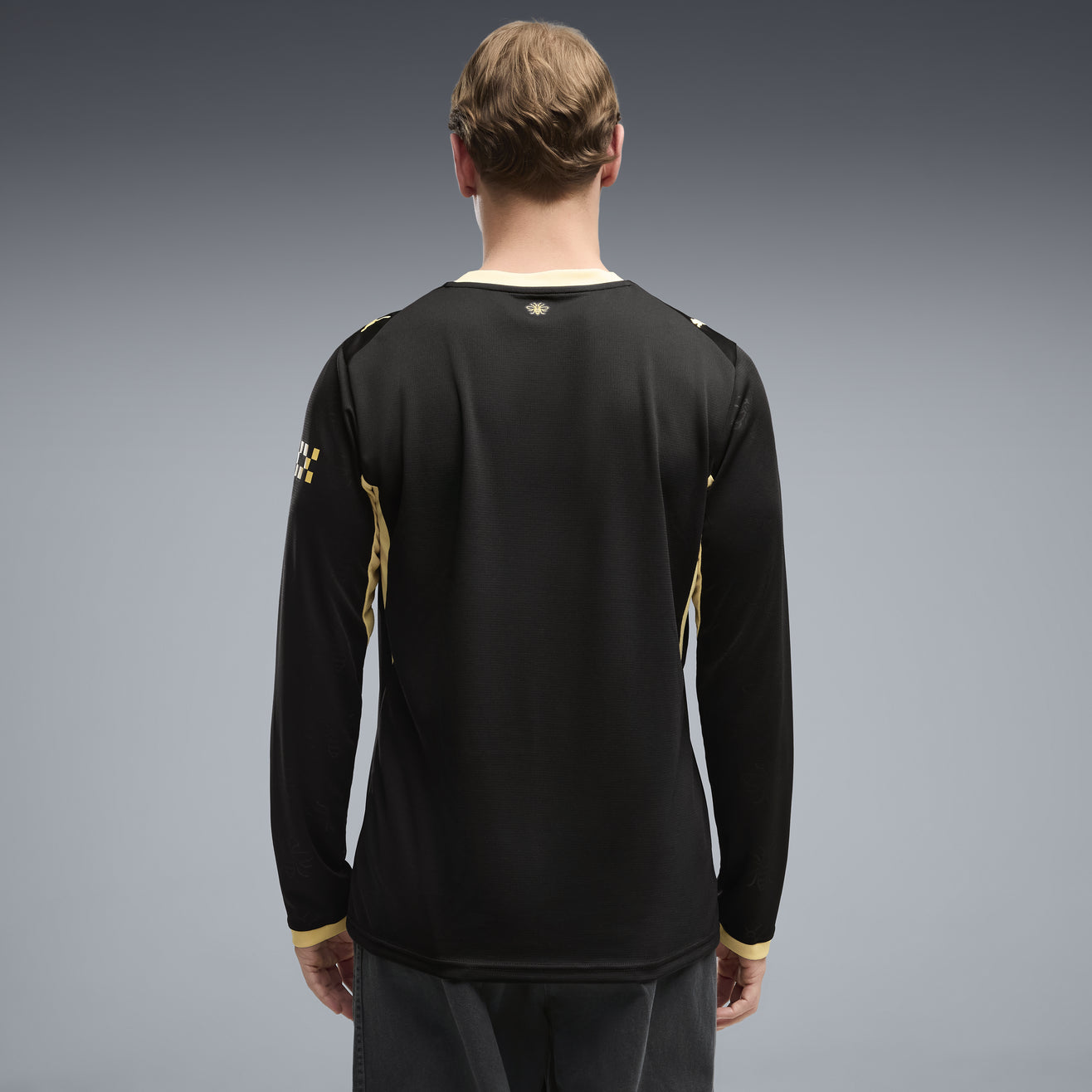Manchester City Away Manga Longa 26/27 Torcedor Puma - Preto e Dourado