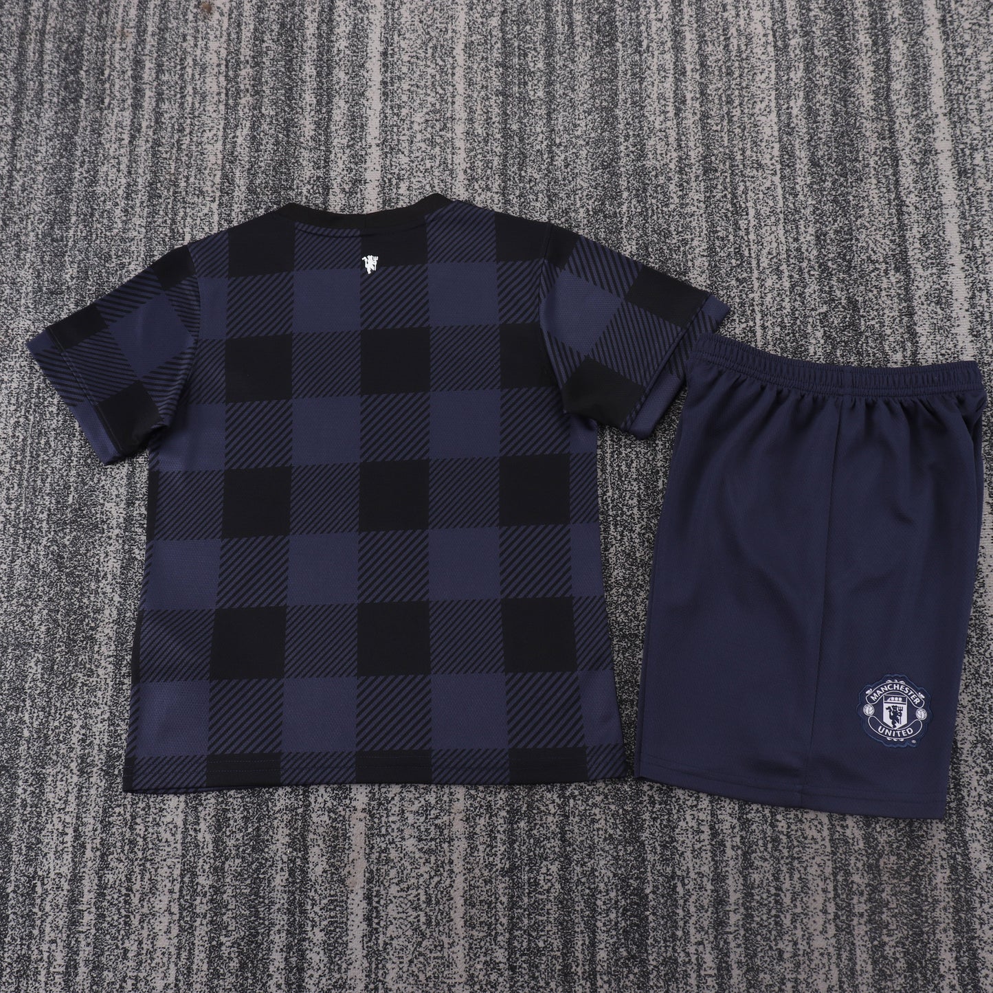 Kit infantil Manchester United Retrô Third 13/14 - Azul Escuro