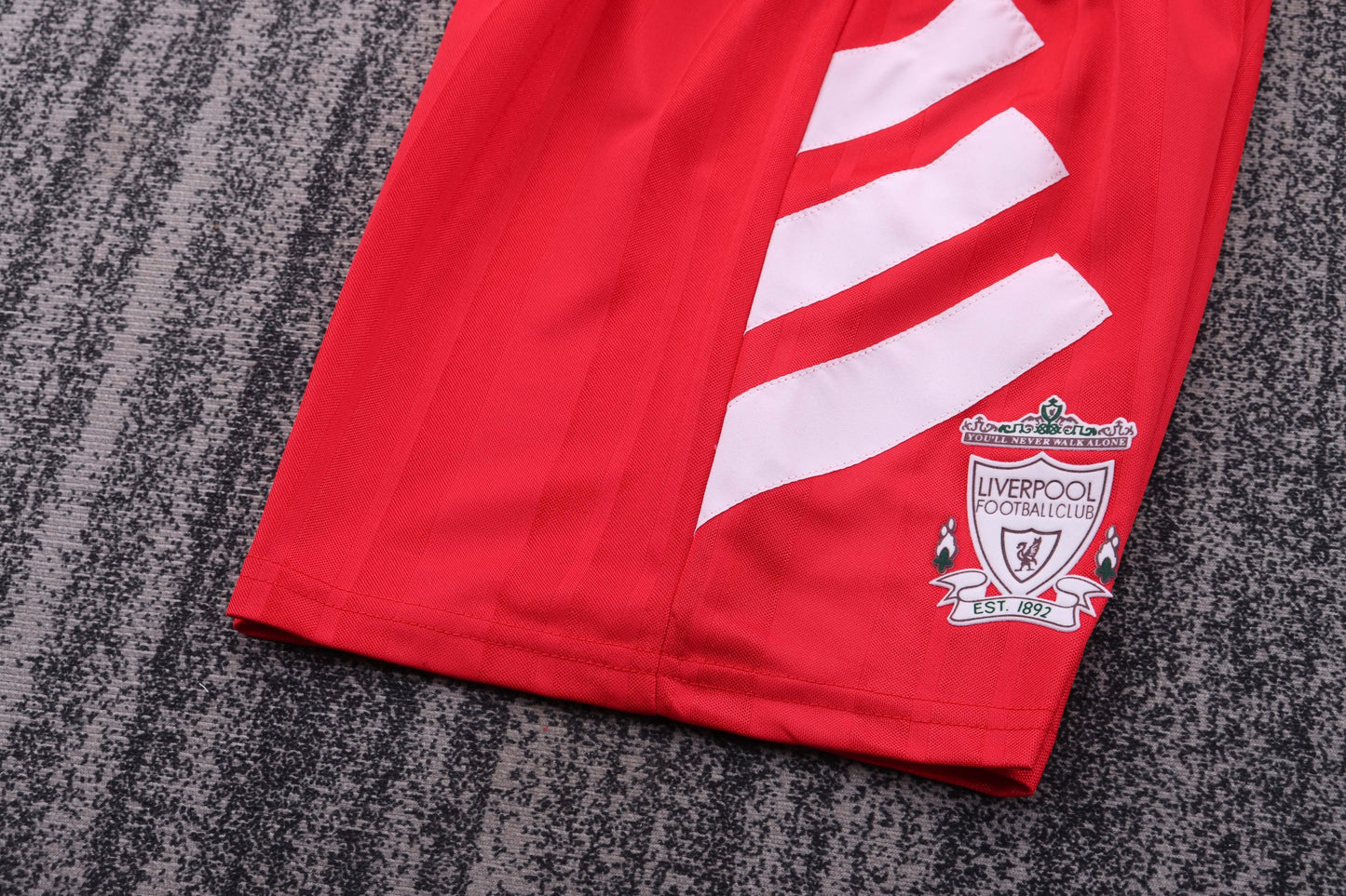 Kit Infantil Liverpool Home Retrô 93/94A  - Vermelho e Branco