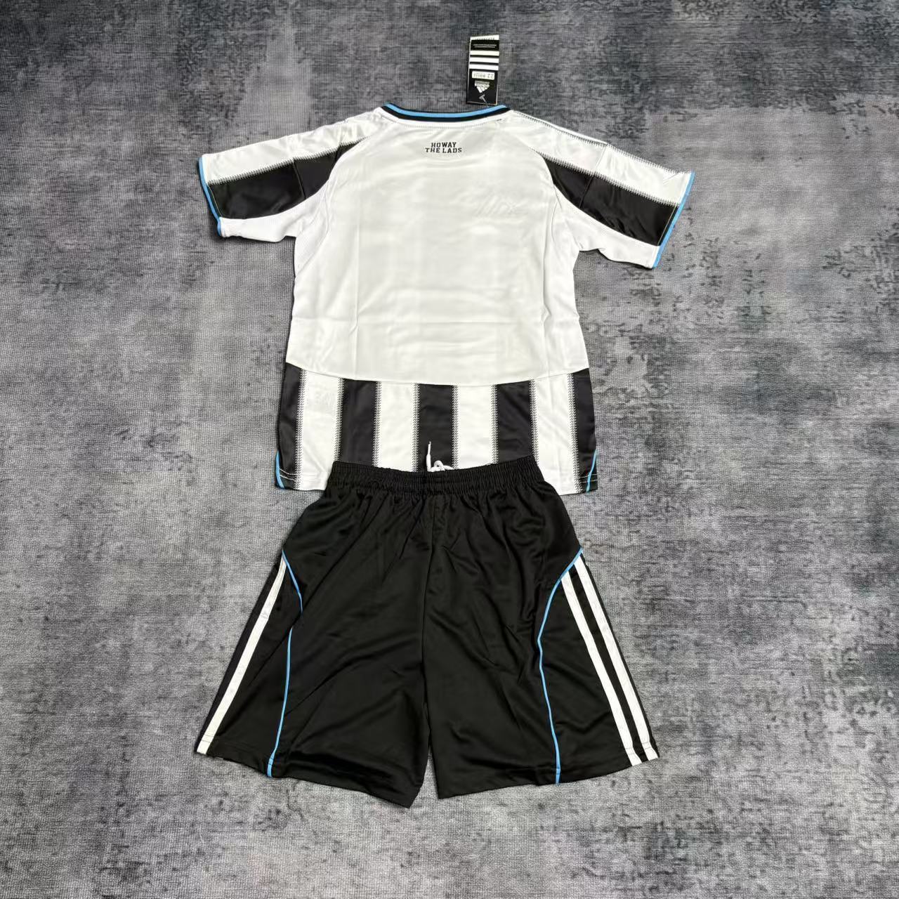 Kit Infantil Newcastle Home 25/26 - Preto e Branco