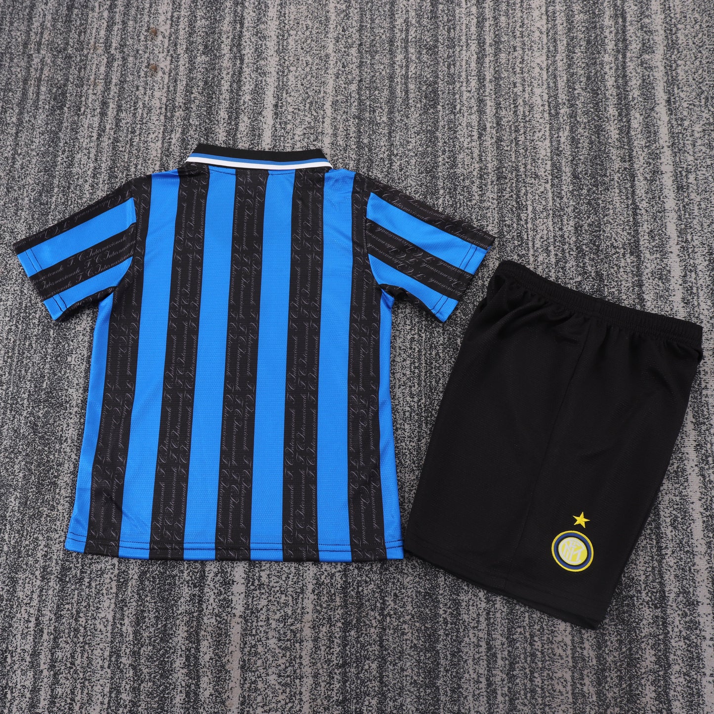 Kit Infantil Inter de Milão Home Retrô 97/98 - Azul e Preto