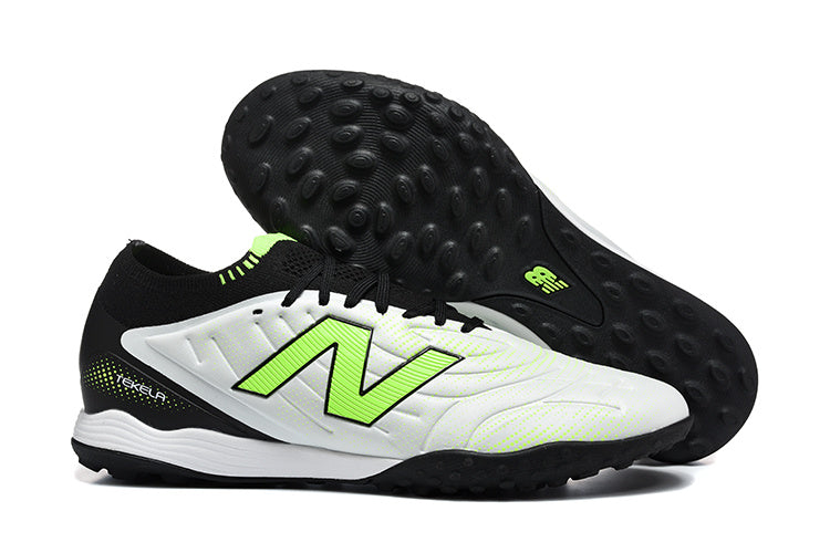 Chuteira Society New Balance Tekela Pro Low Laced FG V4+ - Branca e Preta