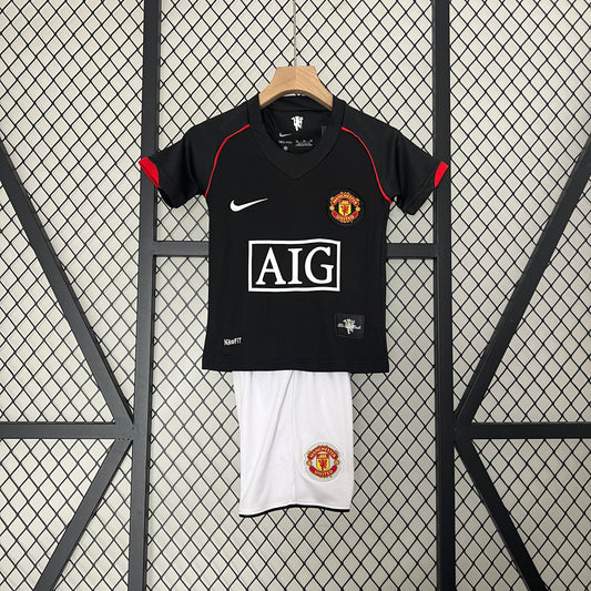Kit infantil Manchester United Retrô Away 2008  - Preto