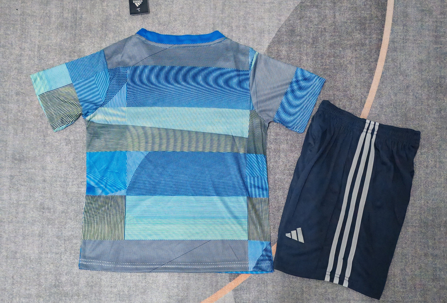 Kit Infantil Real Madrid Pré Jogo 25/26 - Azul e Cinza