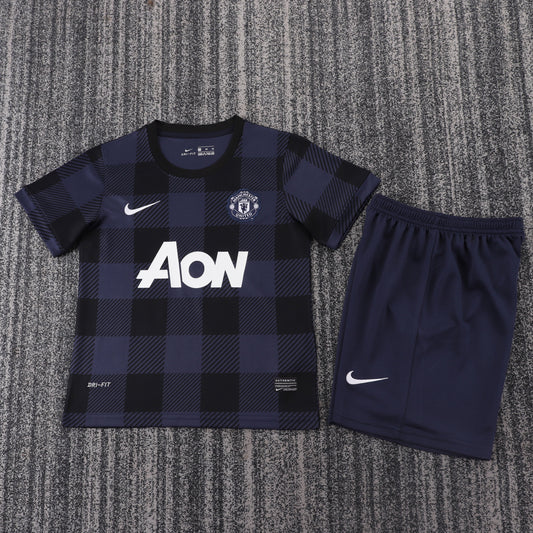 Kit infantil Manchester United Retrô Third 13/14 - Azul Escuro