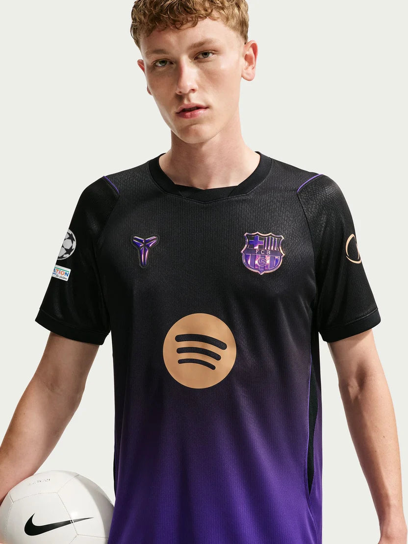 Barcelona Away 26/27 Torcedor Kobe - Roxa e Preta