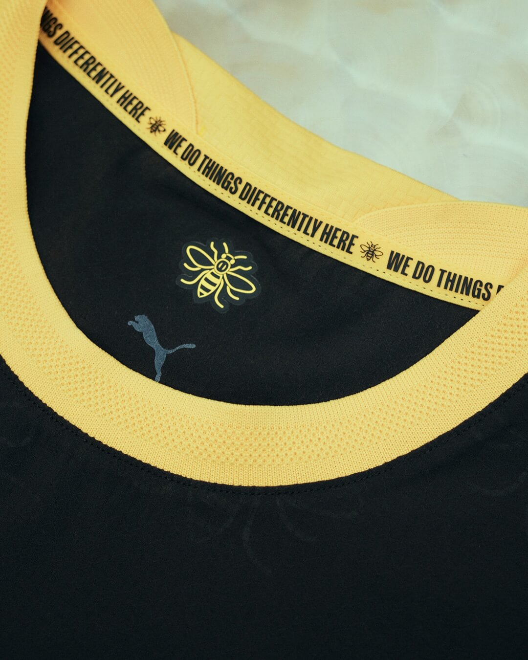 Manchester City Away 26/27 Torcedor Puma - Preto e Dourada