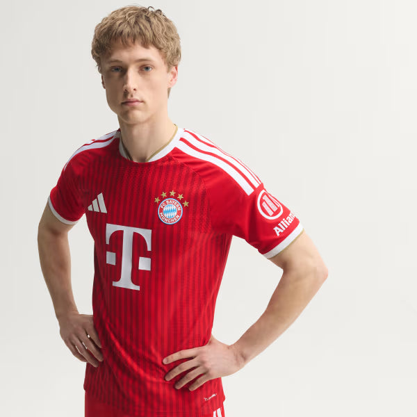 Bayern de Munique Home 26/27 Jogador Adidas - Vermelho