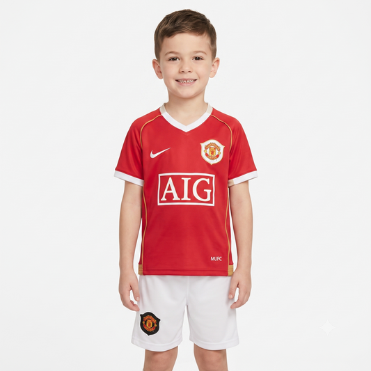 Kit infantil Manchester United Retrô Home 2006 . - Vermelho