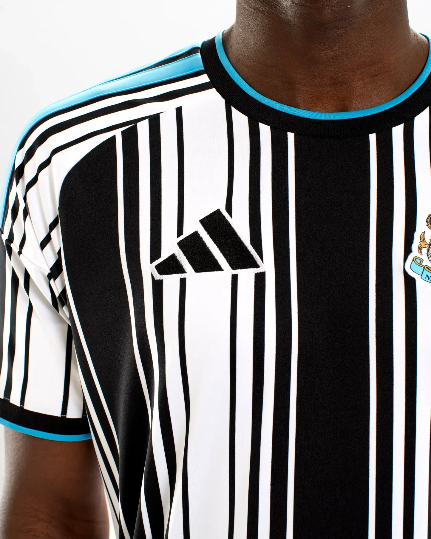Newcastle Home 26/27 Torcedor Adidas - Preto e Branco