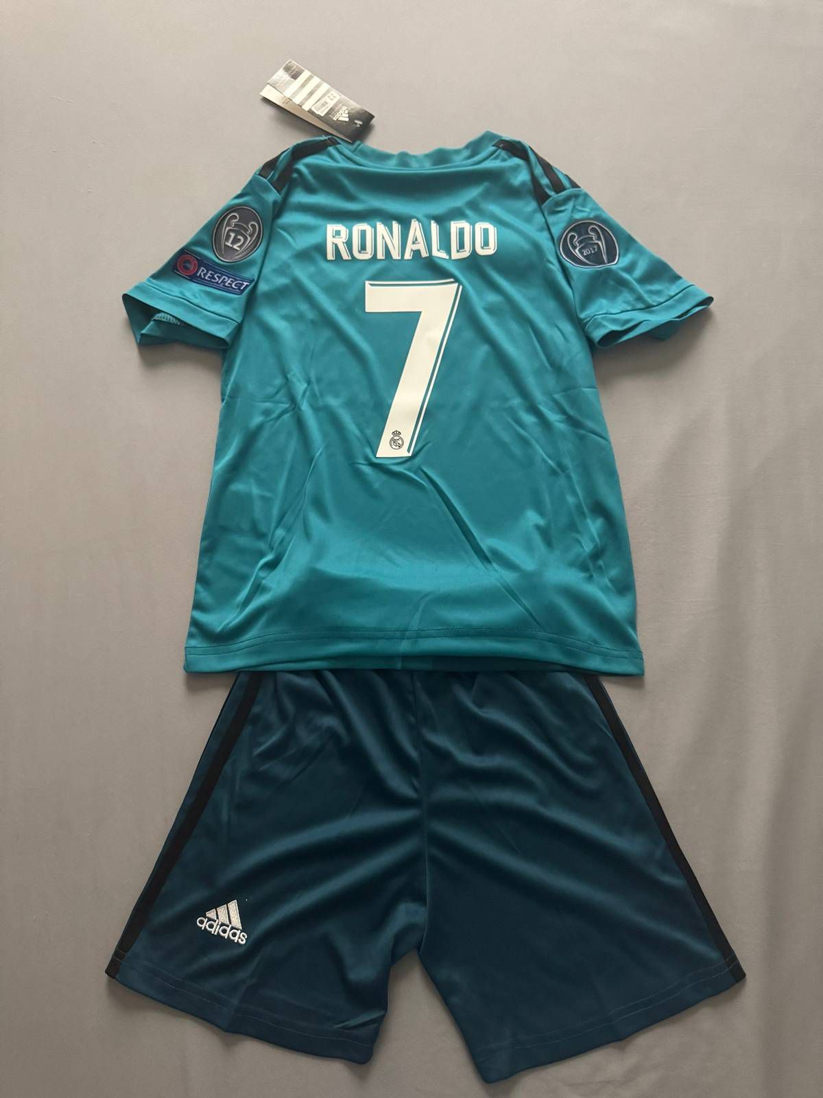 Kit Infantil Real Madrid Away Retrô 17/18 - Verde