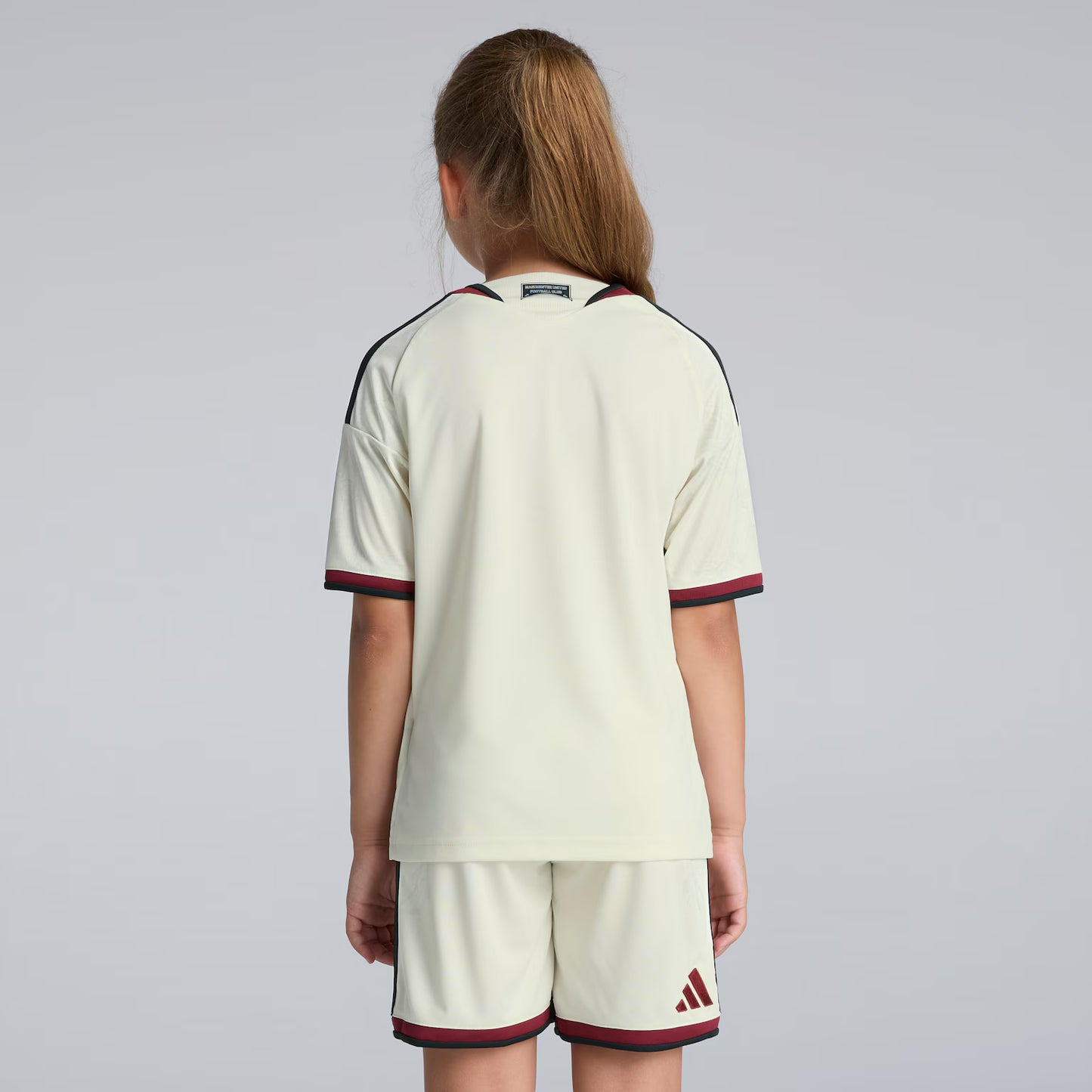 Kit infantil Manchester United Third 26/27  - Branca