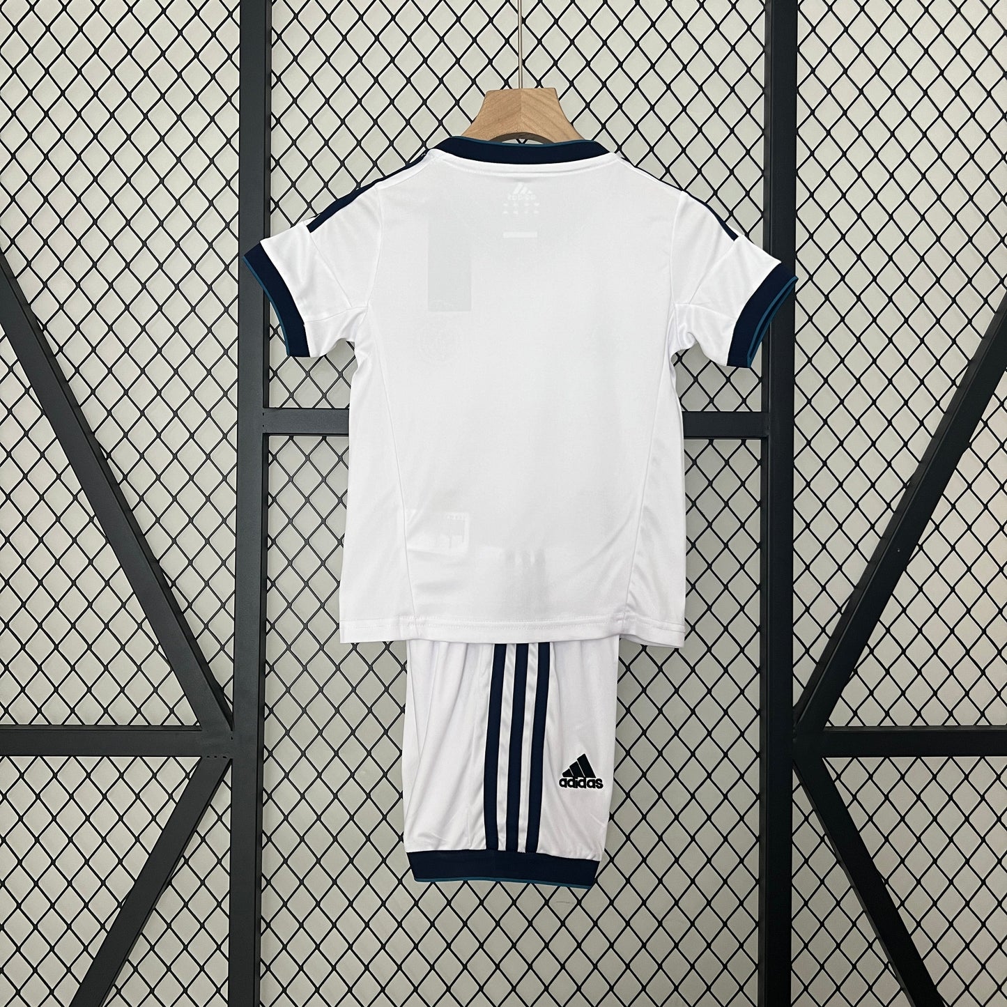 Kit Infantil Real Madrid Home Retrô 12/13 - Branco