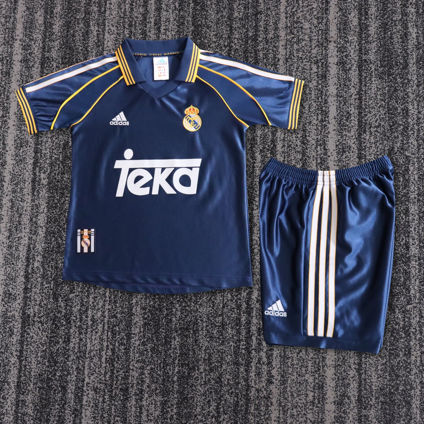 Kit Infantil Real Madrid Away Retrô 98/99 - Azul Marinho