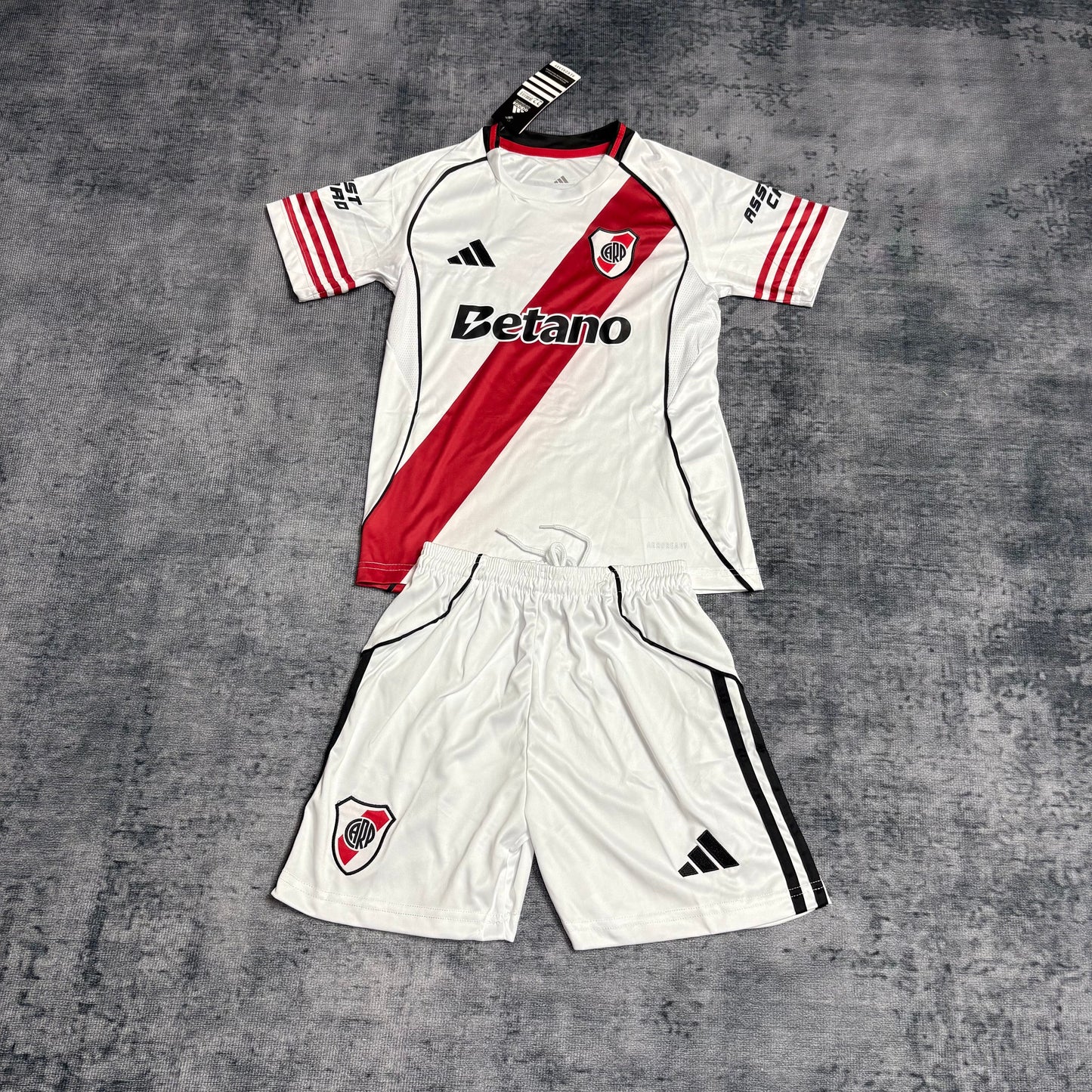 Kit Infantil River Plate Home 25/26  - Branco e Vermelho