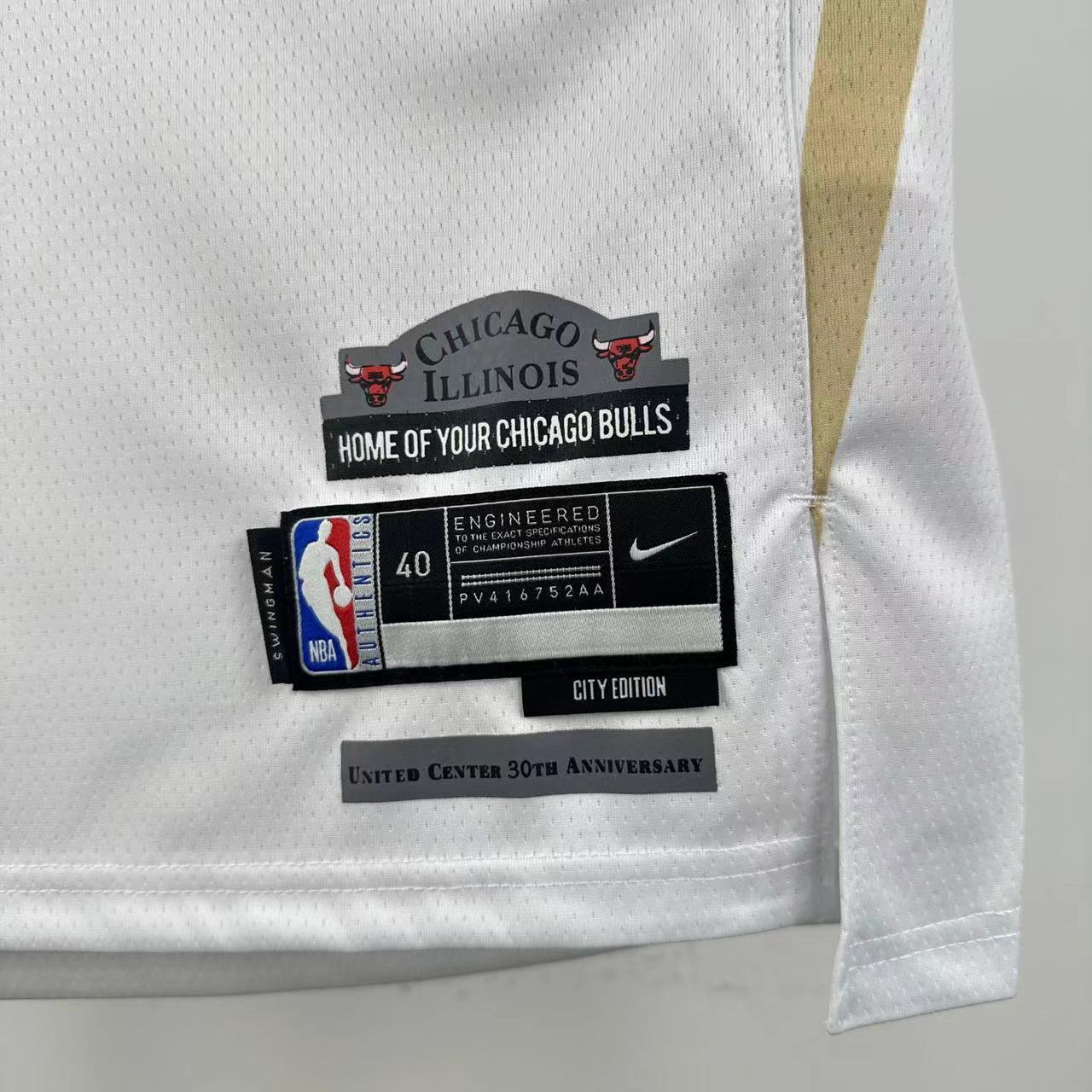 Regata Chicago Bulls Masculina - Branca e Dourada