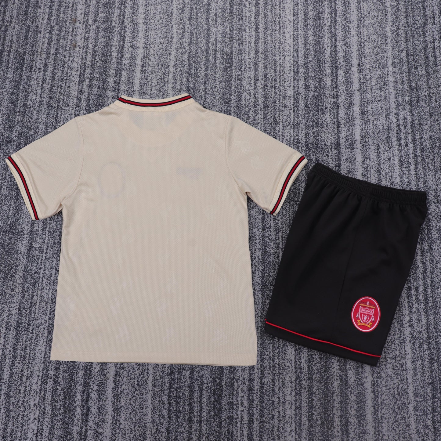 Kit Infantil Liverpool Away Retrô 96/97 Reebok - Bege