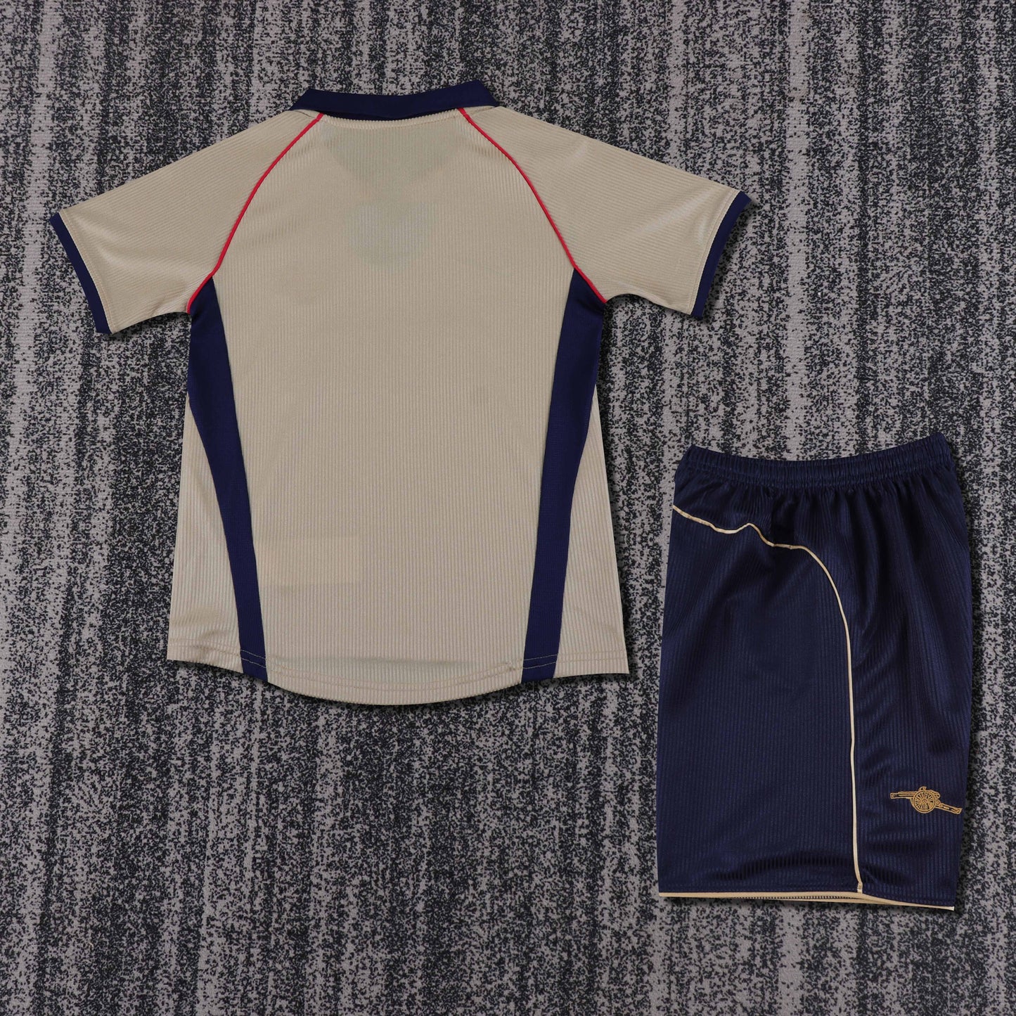 Kit Infantil Arsenal Away Retrô 00/01 - Marrom