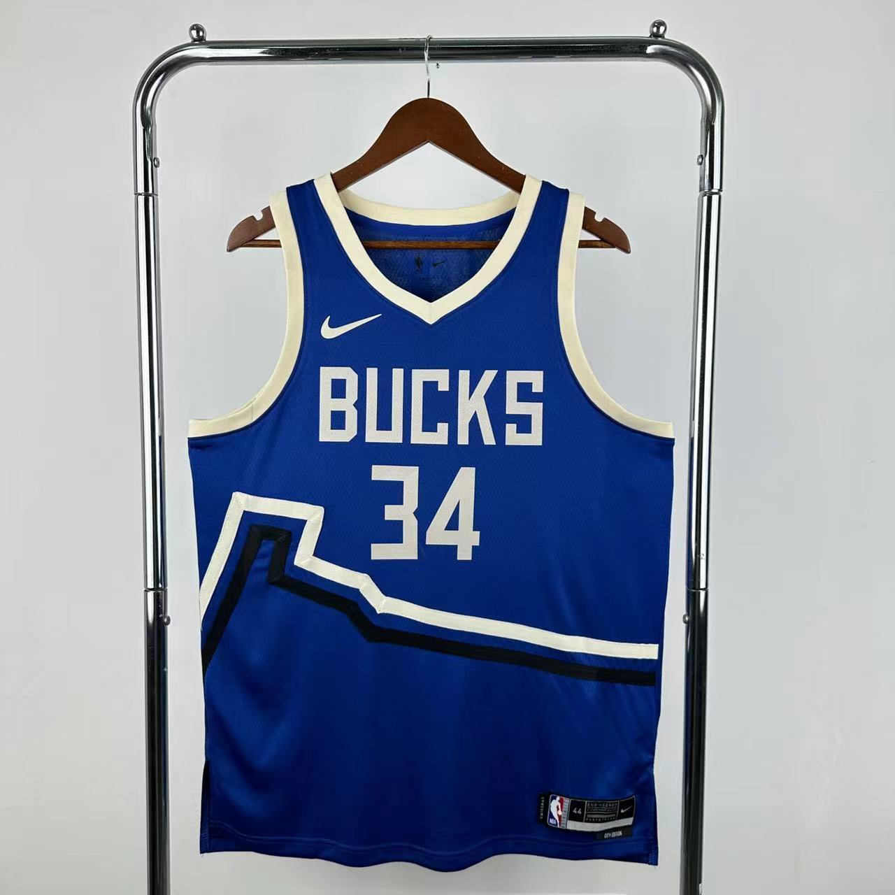 Regata Milwaukee Bucks Masculina - Azul