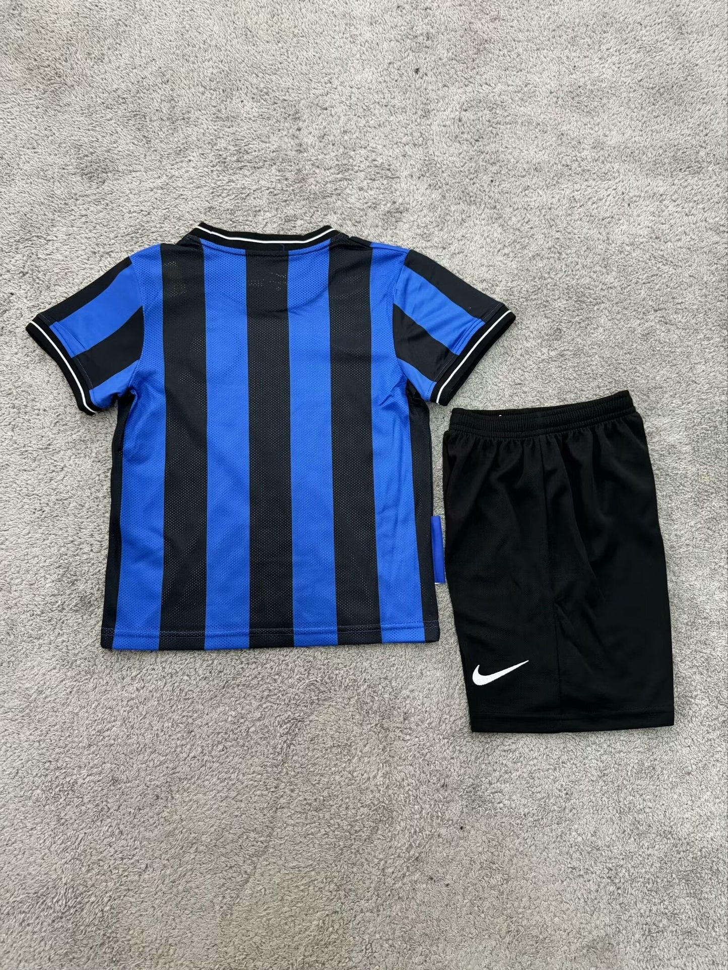 Kit Infantil Inter de Milão Home Retrô 09/10 - Azul e Preto