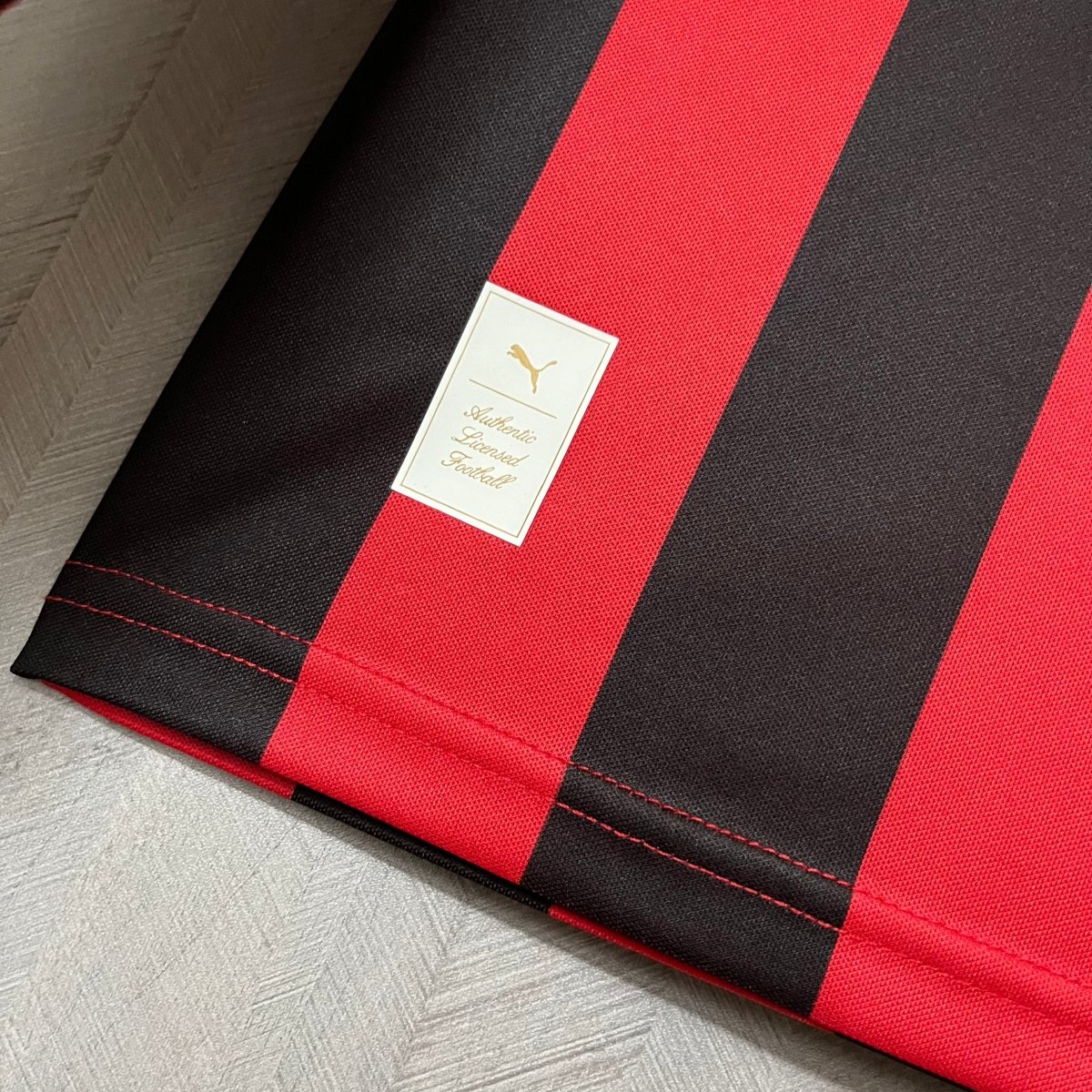 Milan Edição Especial 125 anos 24/25 Torcedor - Vermelho e Preto