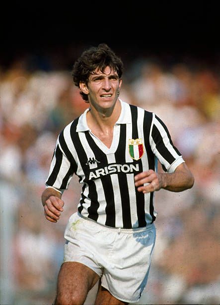 Juventus Home Retrô 1984/1985 Kappa - Preto e Branca