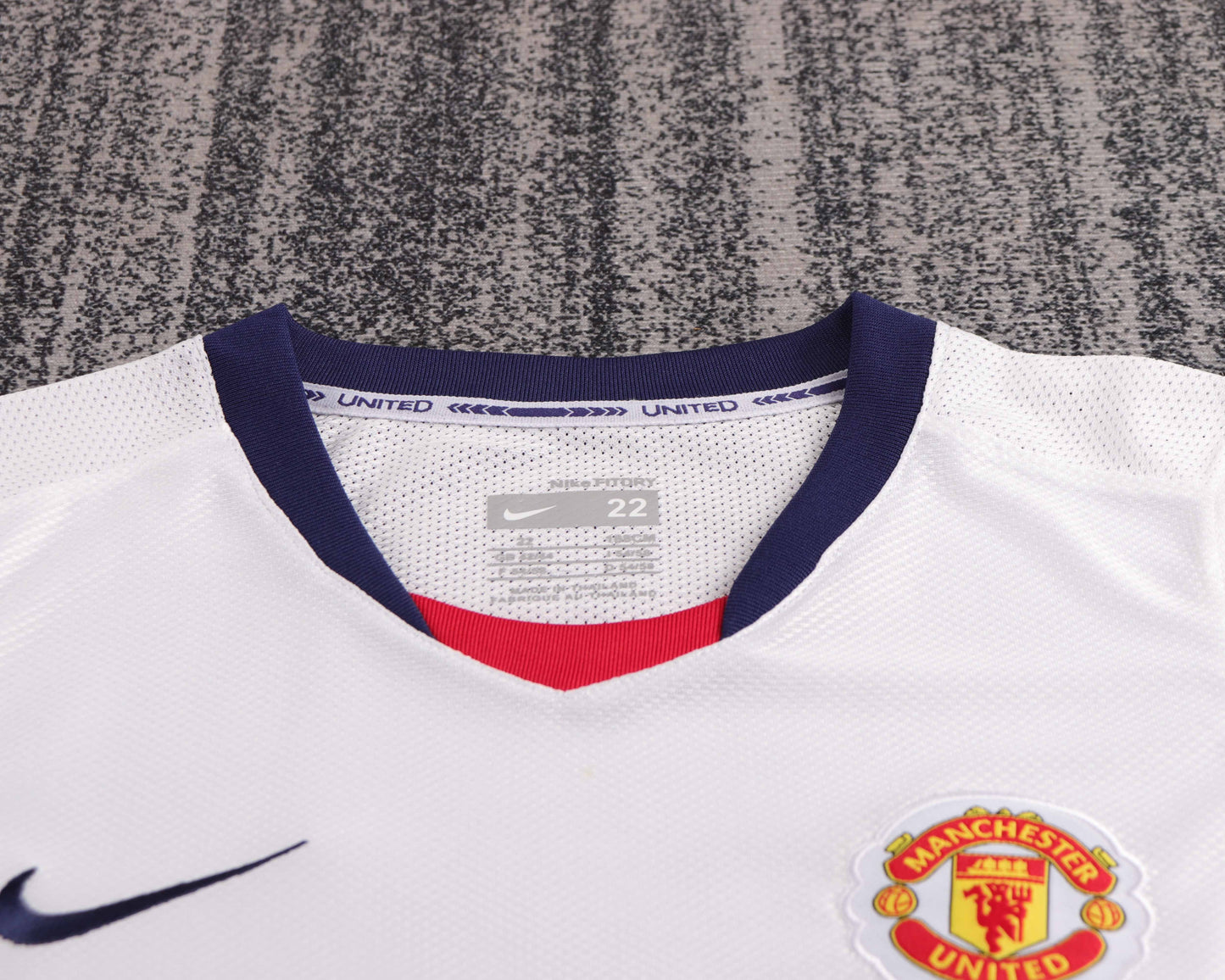 Kit infantil Manchester United Retrô Third 2009 - Branco