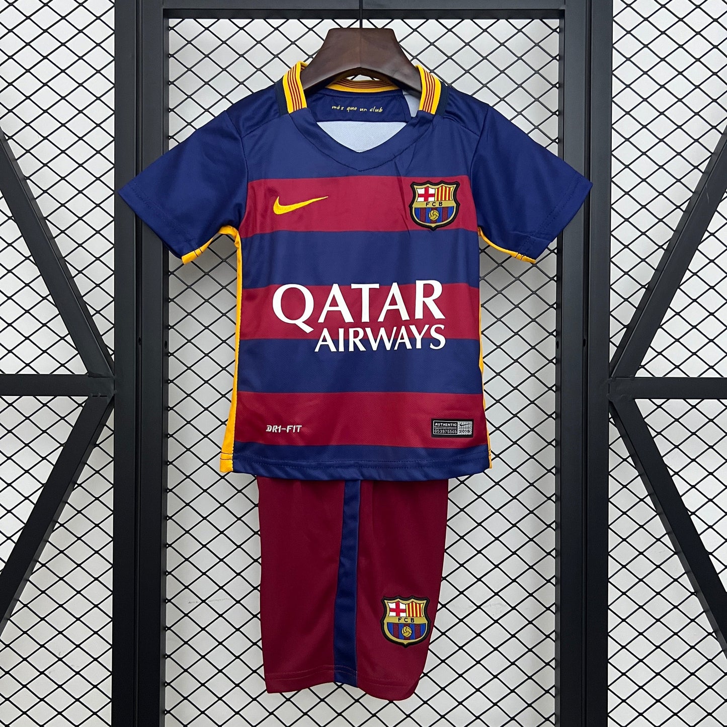 Kit Infantil Barcelona Home Retrô 15/16 - Grená